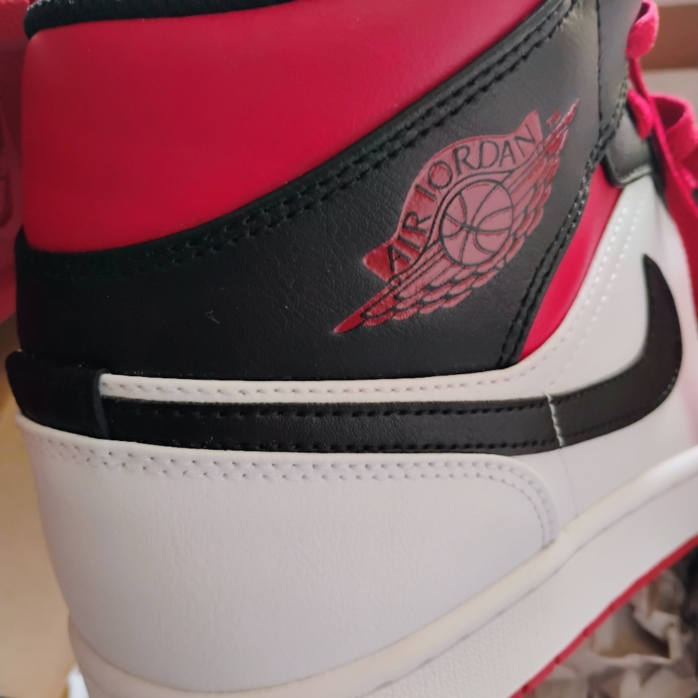🔥 Strawberry Air Jordan 1 Classic MiD Baller Shoes 🔥11 - Picture 3 of 8